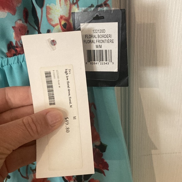 Flirty Floral Dex Dress - Picture 4 of 4